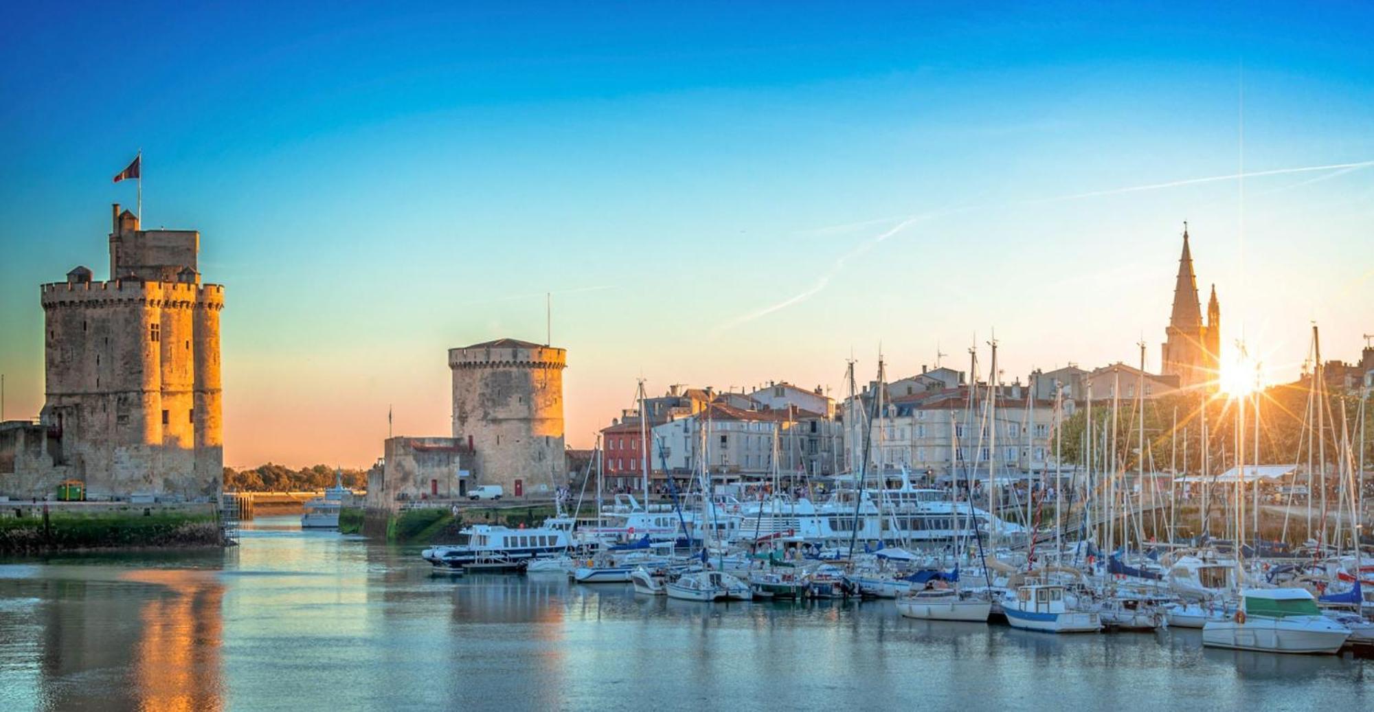 Maison Centre Ville Avec Jardin , Terrasse, Et Garage Velos La Rochelle  Exteriör bild